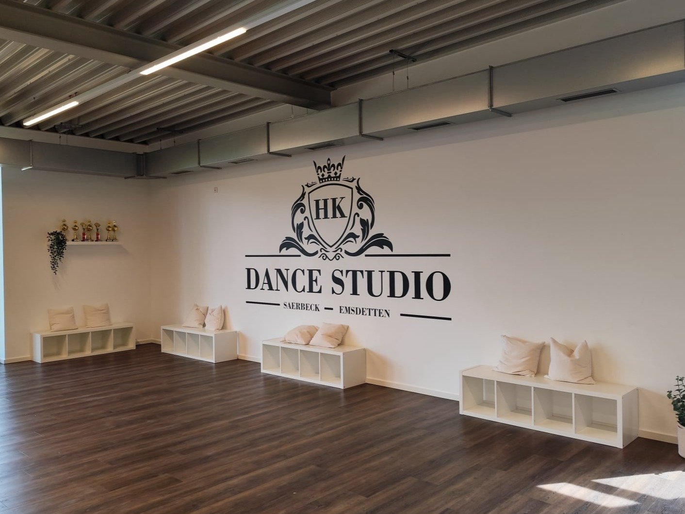 Matte Wandtattoo Folierung Rautewerbung